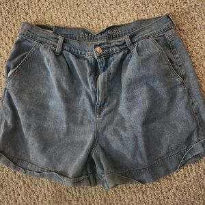 Size 14 American Eagle Mom Shorts